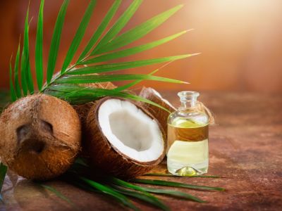 Λάδι καρύδας: Τα οφέλη του για τα μαλλιά (εικόνες)