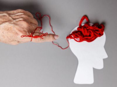 Οι 7 απλές συνήθειες που μειώνουν στο μισό τον κίνδυνο άνοιας, ακόμα κι αν έχετε γενετική προδιάθεση