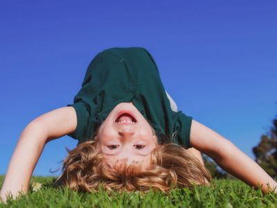 Οι εξωσχολικές δραστηριότητες κάνουν τα παιδιά πιο χαρούμενα από τα ηλεκτρονικά παιχνίδια