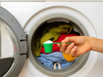 Αυτός είναι ο λόγος για τον οποίο τα ρούχα σας μυρίζουν πάντα άσχημα μετά από το πλύσιμό τους