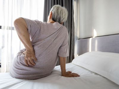 Πρωινή δυσκαμψία: Πού οφείλεται και τι μπορείτε να κάνετε