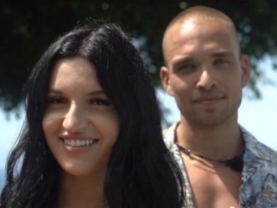Love Island: Πανικός με το σέξι πλάνο της Κλαούντια - Ξάπλωσε και… φάνηκαν τα πάντα
