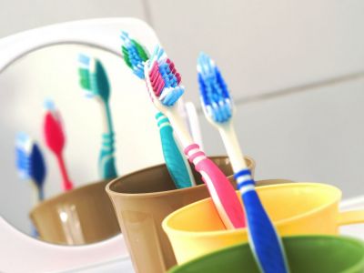 Πώς να καθαρίσετε σωστά την οδοντόβουρτσά σας