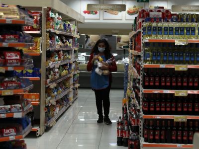 «Καλάθι της νοικοκυράς»: Κλειδώνει σήμερα η λίστα προϊόντων – Κόκκινη κάρτα σε εσπρέσο και… προσούτο
