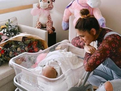 Συνατσάκη: Στην 1η φωτό με το μωρό ευχαρίστησε 3 πολύτιμες γυναίκες