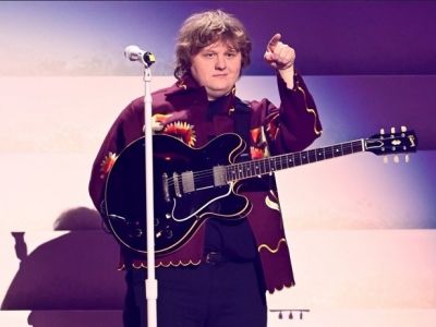Η εμφάνιση του Lewis Capaldi στα Brit Awards 2023