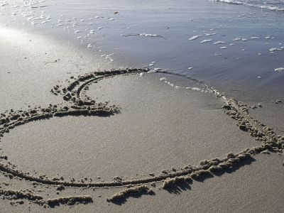 Καλοκαιρινό love story ήταν και πάει γι' αυτά τα ζώδια... Μην ελπίζεις τσάμπα