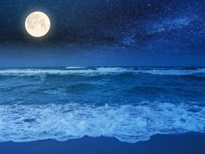 Πανσέληνος στον Υδροχόο: Έρχεται να ταράξει τα νερά – Πώς επηρεάζει τα ζώδια;