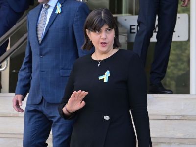 Η Λάουρα Κοβέσι και το Πεπρωμένο της Ελλάδας: Η Ταυρίνα της Κάθαρσης