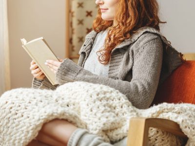 Ημερήσιες Προβλέψεις για όλα τα Ζώδια, 08/12/25: Θετική ενέργεια, φλερτ και μικρές χαρές