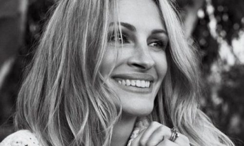 Την Julia Roberts την έχετε δει με μαγιό; Η σταρ πήγε στην παραλία και ιδού τα αποτελέσματα