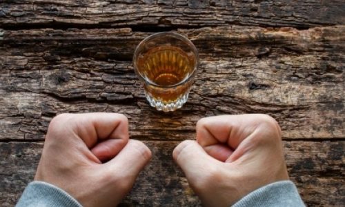 Πώς επηρεάζει το αλκοόλ τη στύση