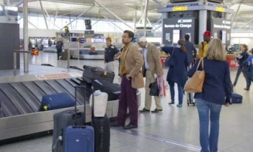 Τι δεν πρέπει να φας πριν από ένα αεροπορικό ταξίδι