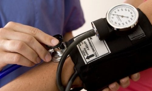 Τροφές που «ανεβάζουν» και «ρίχνουν» την πίεση: Τι ισχύει