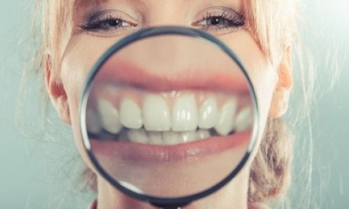 Ποια συμπτώματα στα δόντια φανερώνουν διατροφική διαταραχή