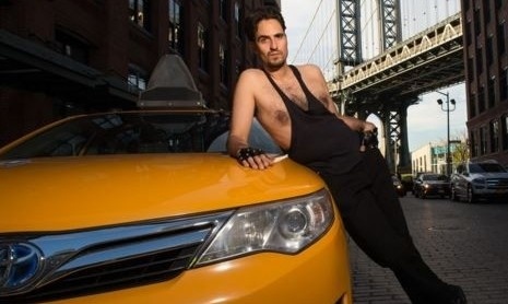 To ημερολόγιο με τους πιο σέξι ταξιτζήδες της πόλης -NSFW