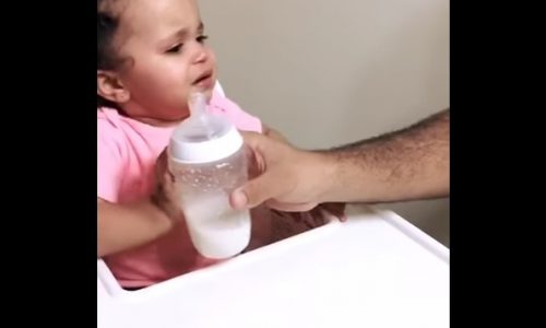 Το μωράκι ξέρει πολύ καλά τι θέλει! (video)