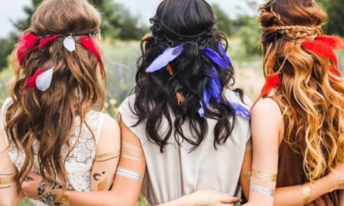 Coachella inspo: Τα πιο bohemian χτενίσματα που μπορείς να δοκιμάσεις
