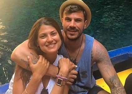 Πετρετζίκης – Παπαλεωνιδοπούλου: Η νέα απόδραση του ζευγαριού – Ο Άκης φωτογραφίζει το κορίτσι του