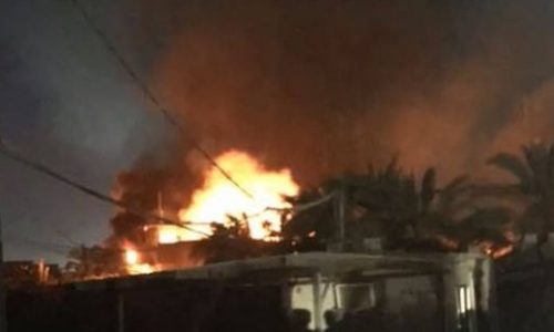 Στις φλόγες η πρεσβεία του Ιράν στο Ιράκ (vid)