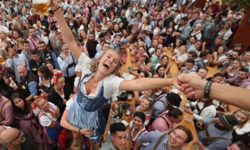 Oktoberfest: 40 φωτογραφίες που θα σε κάνουν να ζηλέψεις που δεν είσαι εκεί