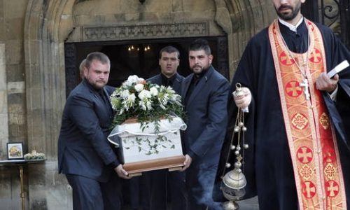 Θρήνος και οργή στην κηδεία της δημοσιογράφου που βίασαν και ξυλοκόπησαν μέχρι θανάτου (Pics+Vids)