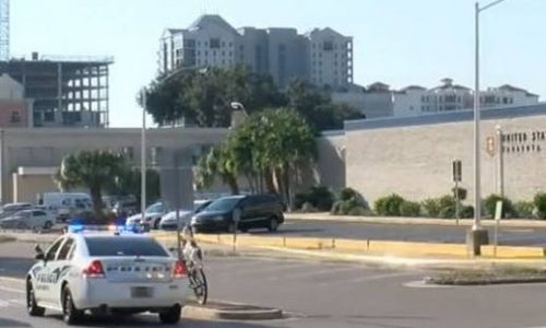Πανικός στη Φλόριντα από ύποπτα πακέτα έξω από ταχυδρομείο (vid)