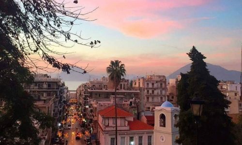 Δώσε μου το χέρι σου και έλα να σε ξεναγήσω στην πόλη μου