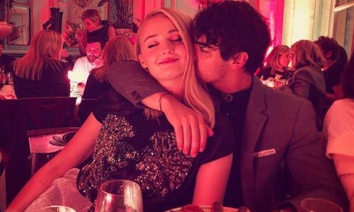 Wow: O Joe Jonas μόλις ανέβασε την πιο σέξι φωτογραφία της Sophie Turner