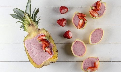 Άκης Πετρετζίκης: Frozen yogurt σε φρούτα