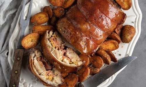 Άκης Πετρετζίκης: Πορκέτα με πατάτες baby