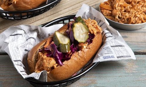 Άκης Πετρετζίκης: Pulled chicken sandwich