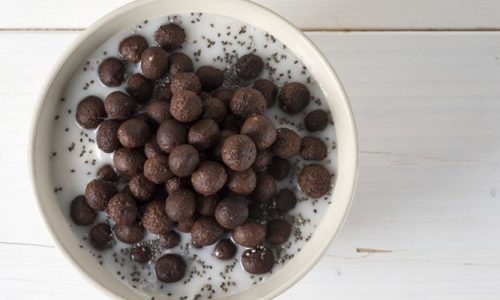 Συνταγή για σπιτικά δημητριακά από τον Άκη Πετρετζίκη