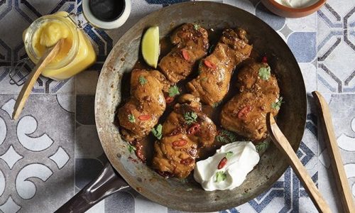 Συνταγή για κοτόπουλο στο τηγάνι με βούτυρο ghee από τον Άκη Πετρετζίκη