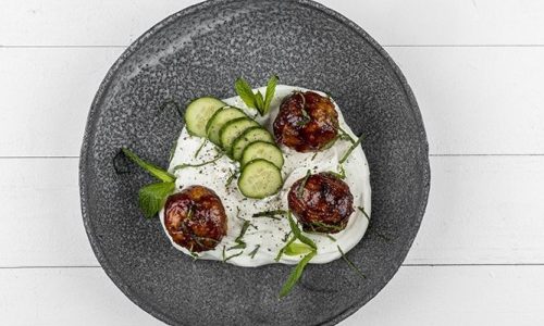 Συνταγή για κεφτεδάκια κοτόπουλο με σάλτσα BBQ από τον Άκη Πετρετζίκη