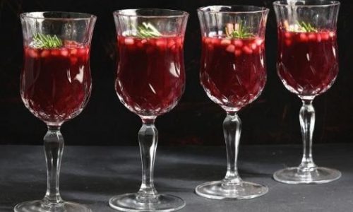 Συνταγή για ζεστό γλυκό κρασί (Glühwein) από τον Άκη Πετρετζίκη