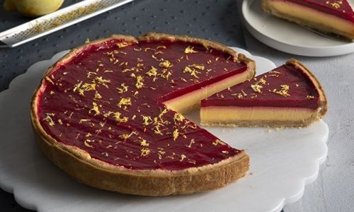 Συνταγή για τάρτα με λεμόνι και raspberries από τον Άκη Πετρετζίκη