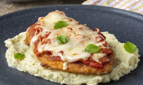 Συνταγή για chicken parmesan από τον Άκη Πετρετζίκη
