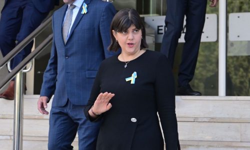 Η Λάουρα Κοβέσι και το Πεπρωμένο της Ελλάδας: Η Ταυρίνα της Κάθαρσης