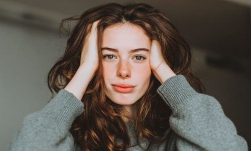 Ζώδια σήμερα 08/12: Από την κακοκεφιά στο γέλιο