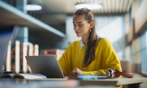 Ημερήσιες Προβλέψεις για όλα τα Ζώδια, 02/12/25: Μαγνητισμός και πάθος παντού