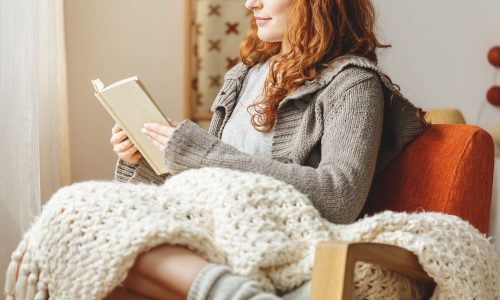 Ημερήσιες Προβλέψεις για όλα τα Ζώδια, 08/12/25: Θετική ενέργεια, φλερτ και μικρές χαρές