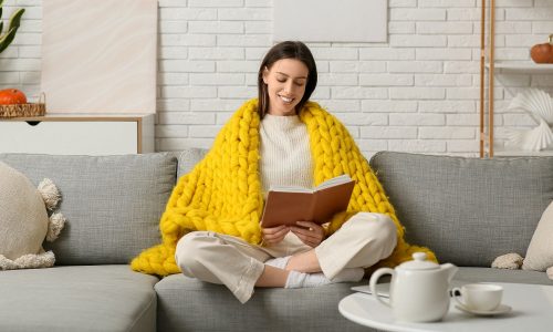 Ημερήσιες Προβλέψεις για όλα τα Ζώδια, 22/01/26: Παιχνίδια χειρισμού και αποκαλύψεις