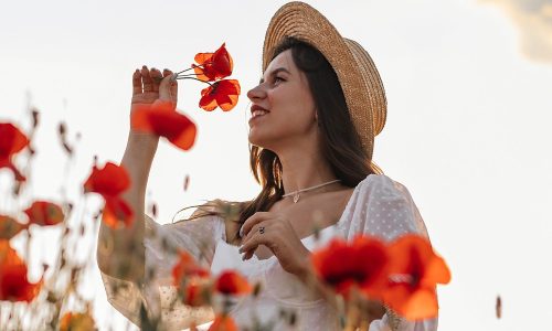Ημερήσιες Προβλέψεις για όλα τα Ζώδια, 18/04/26: Βαθιές σκέψεις και αποκαλύψεις
