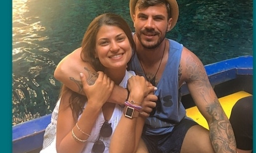 Η Παπαλεωνιδοπούλου βγήκε με τις φίλες της και ο Πετρετζίκης της έστειλε μήνυμα!