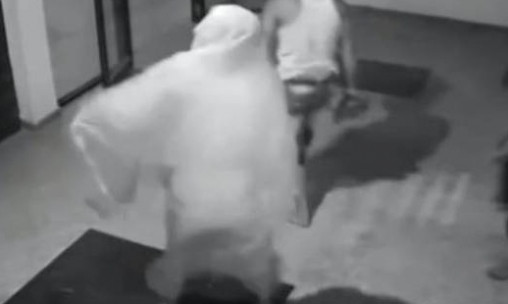 Ο χορός ενός ληστή που έγινε viral (vid)