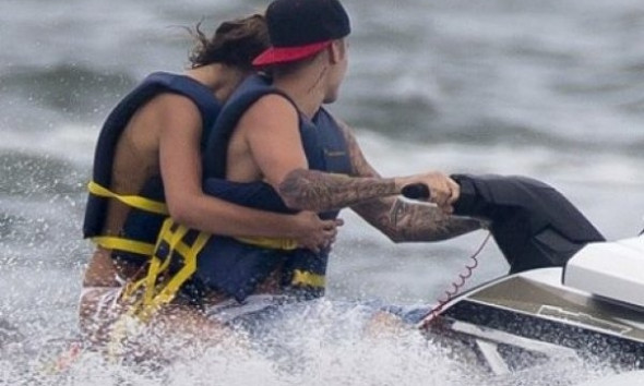 To νέο διάσημο και hot ζευγάρι, που θα κάνει μια καρδιά... χίλια κομμάτια