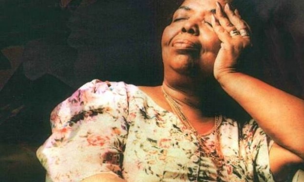 Cesaria Evora-Η ξυπόλυτη ντίβα
