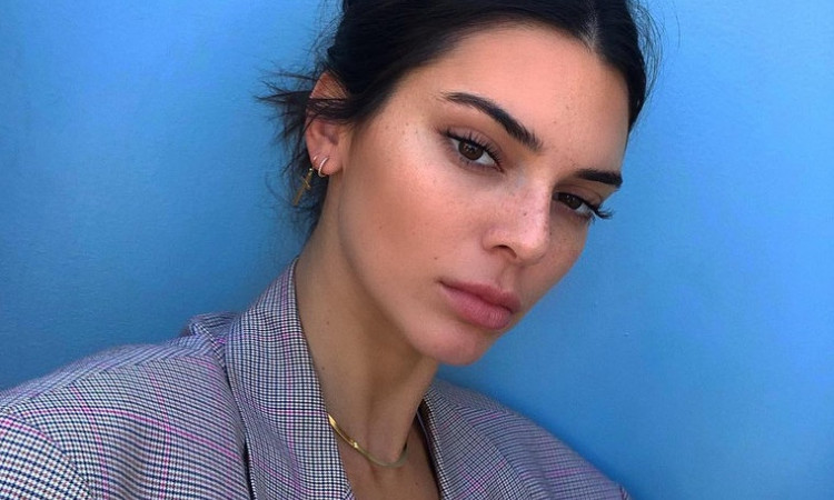 Boyfriend Alert: Με ποιον βγαίνει η Kendall Jenner;
