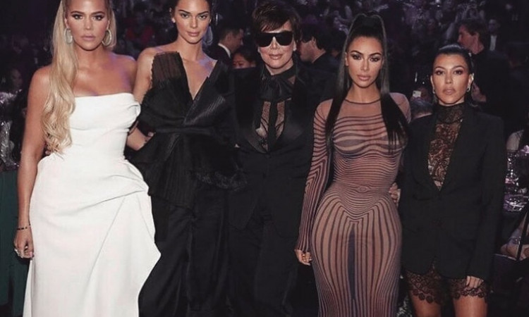 Φέτος οι Κardashians δεν θα έχουν χριστουγεννιάτικη κάρτα και δε φαντάζεσαι το λόγο